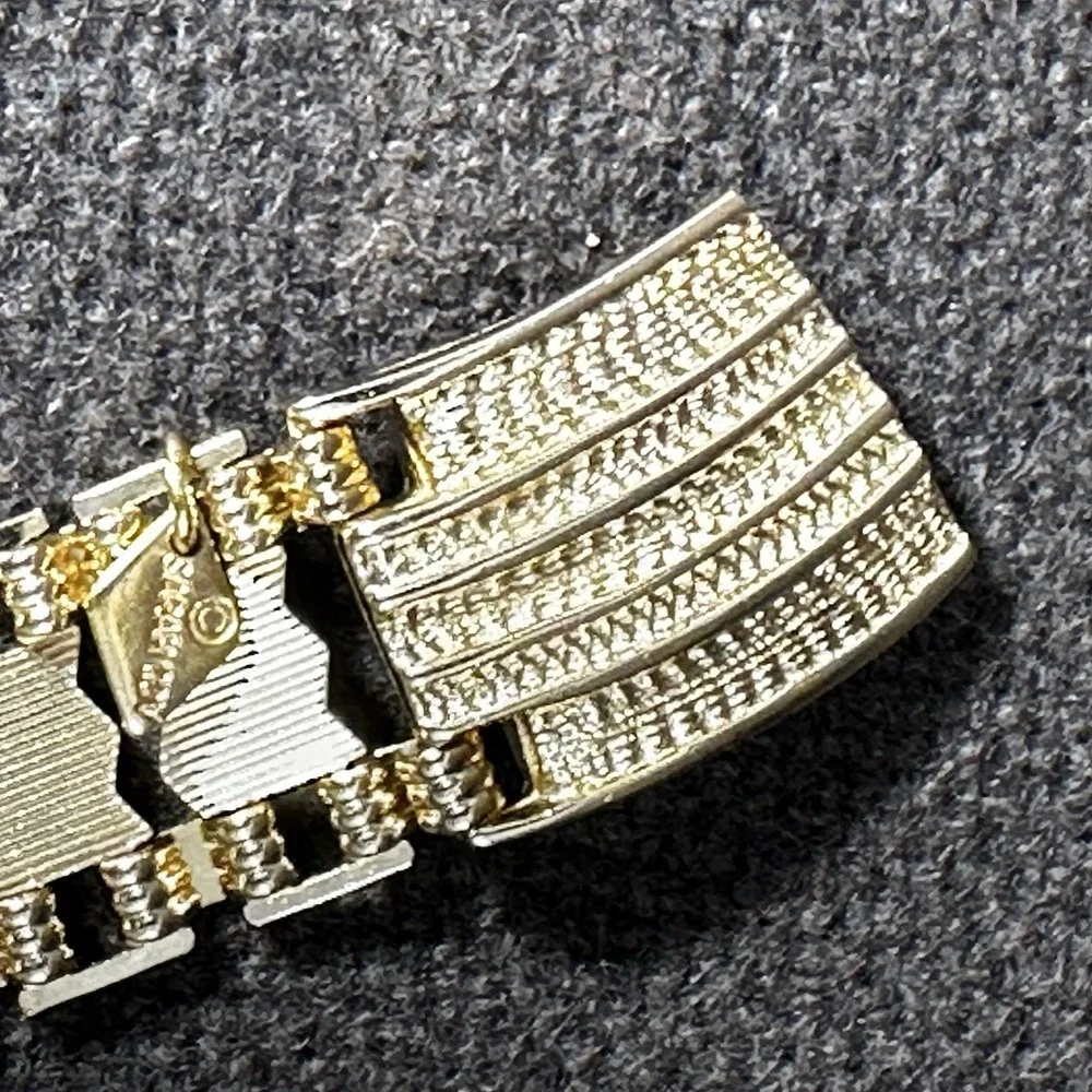 Vintage Sarah Coventry Gold Tone‎ Reversible Turn-A-Bout Wide Necklace, Signed
